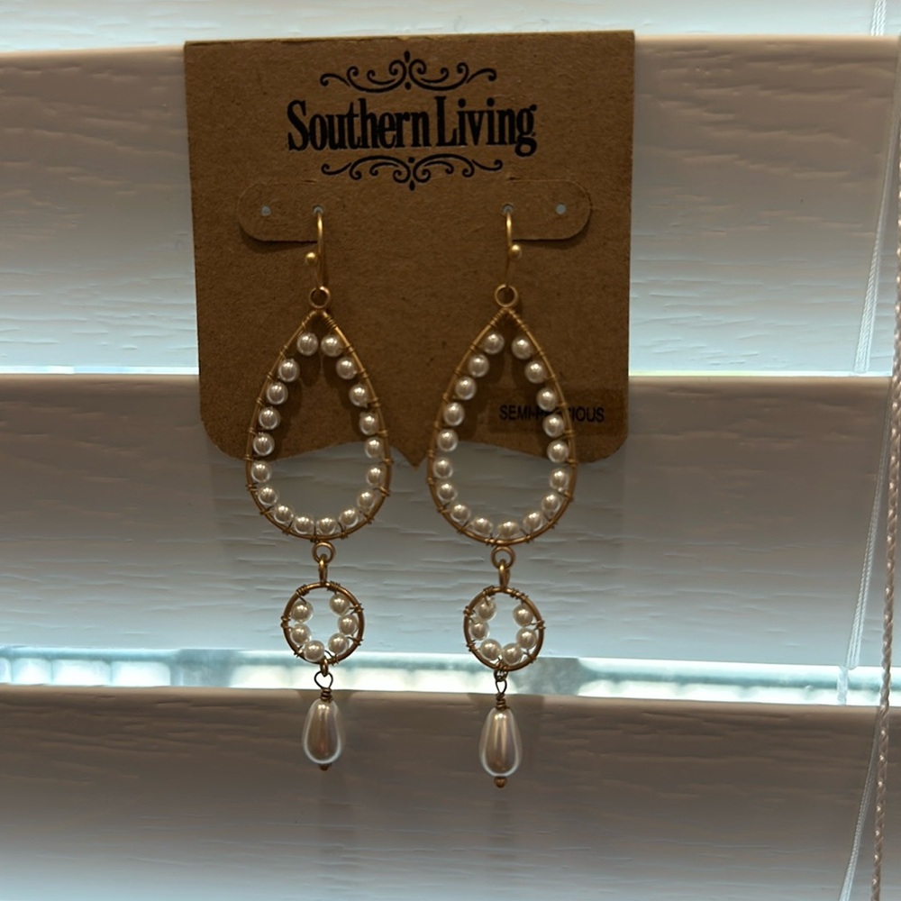 Southern Living semiprecious pearl earrings NWT